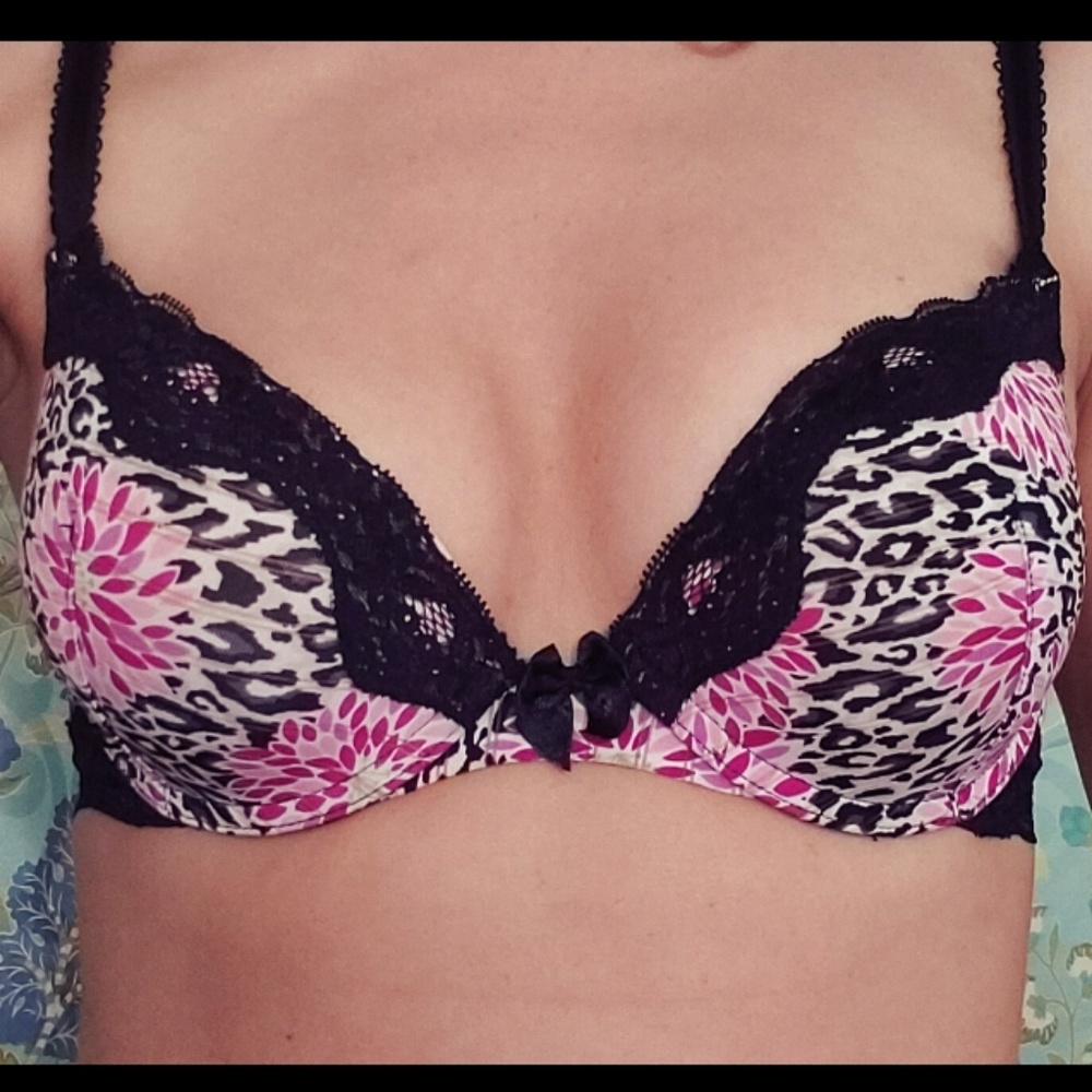 Brand new size 34B flower/cheetah Ambrielle bra